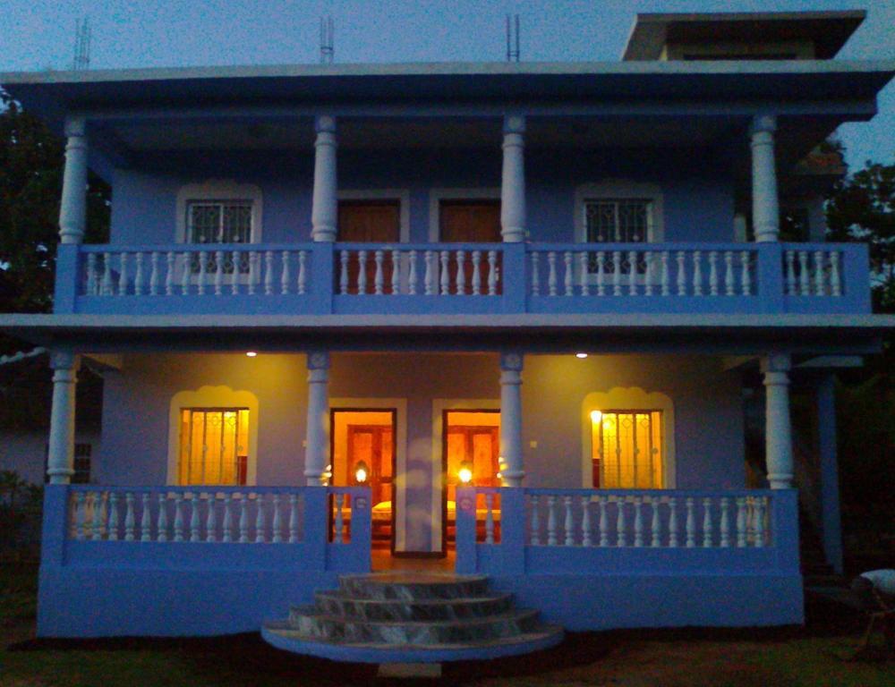 Avalon Inn มานเดรม ห้อง รูปภาพ